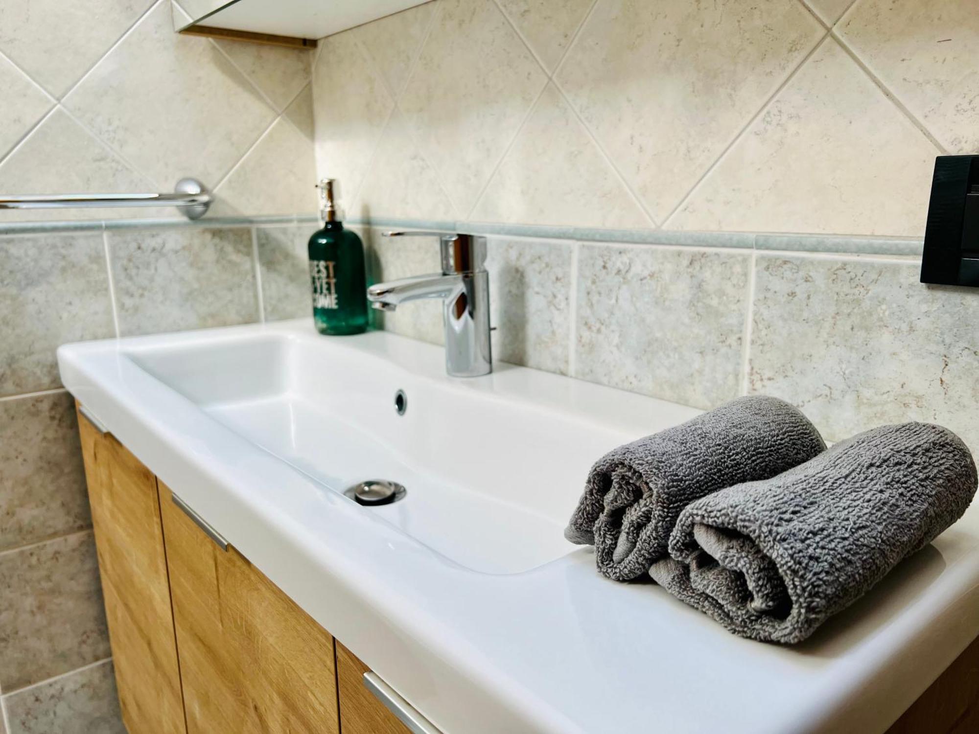 Suite And Pool Castion Veronese ภายนอก รูปภาพ
